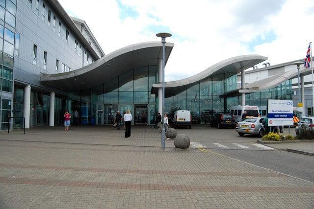 Darent Valley Hospital entrance image